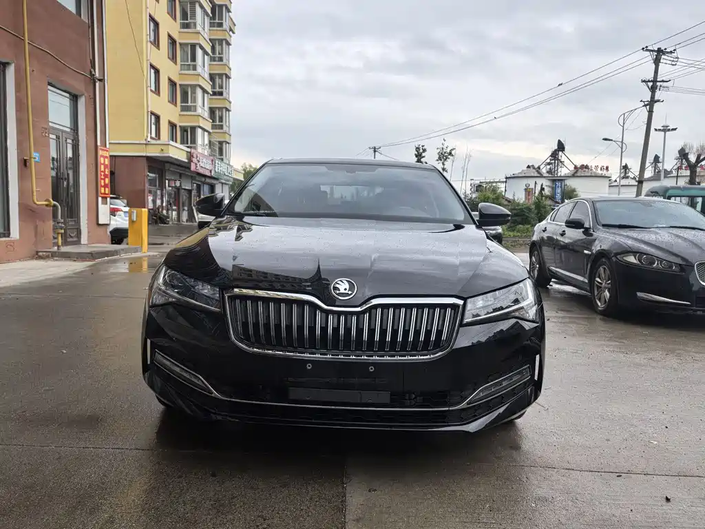Skoda Superb 2023 — фото 2