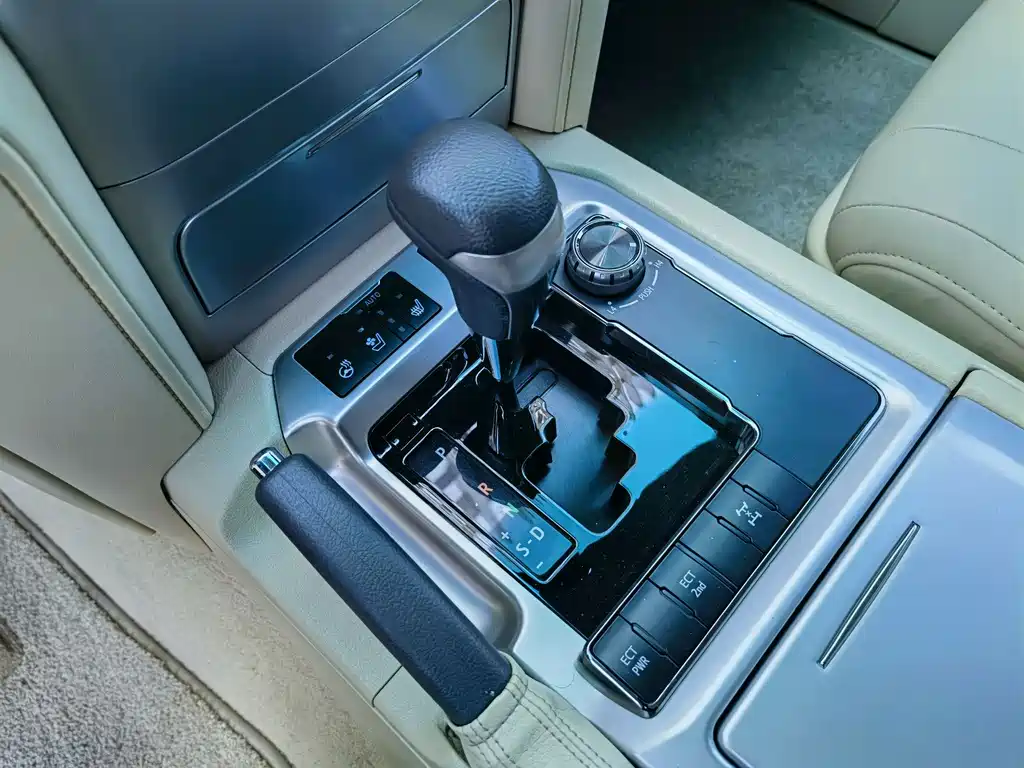 Toyota Land Cruiser 2016 — фото 11