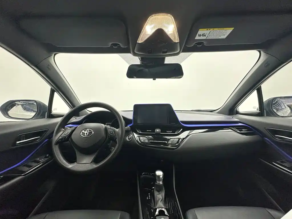 Toyota C-HR 2020 — фото 26