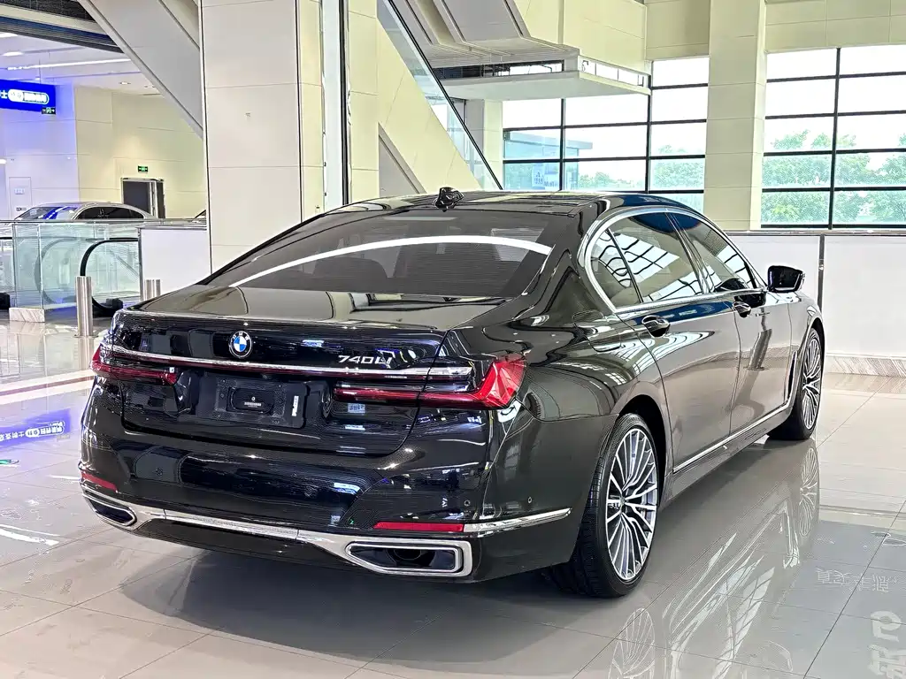 BMW 7 Series 2020 — фото 12