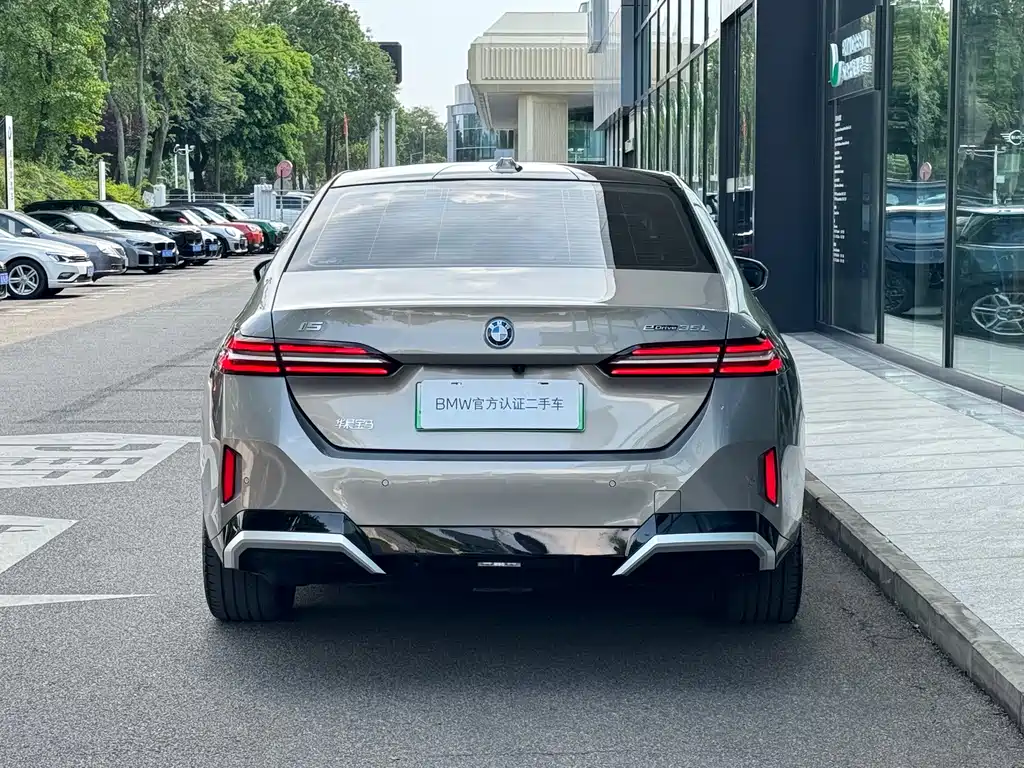 BMW i5 2024 — фото 6