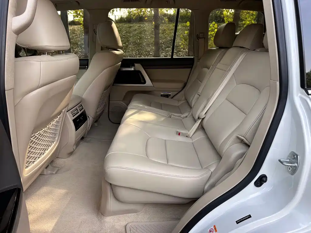 Toyota Land Cruiser 2020 — фото 9