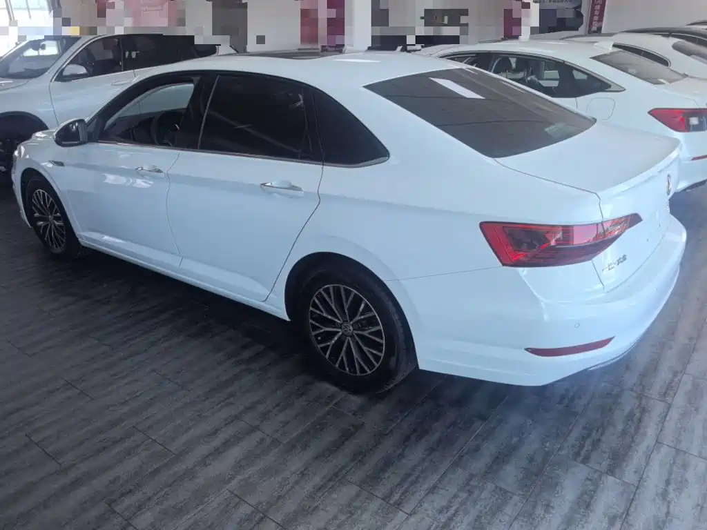 Volkswagen Sagitar 2020