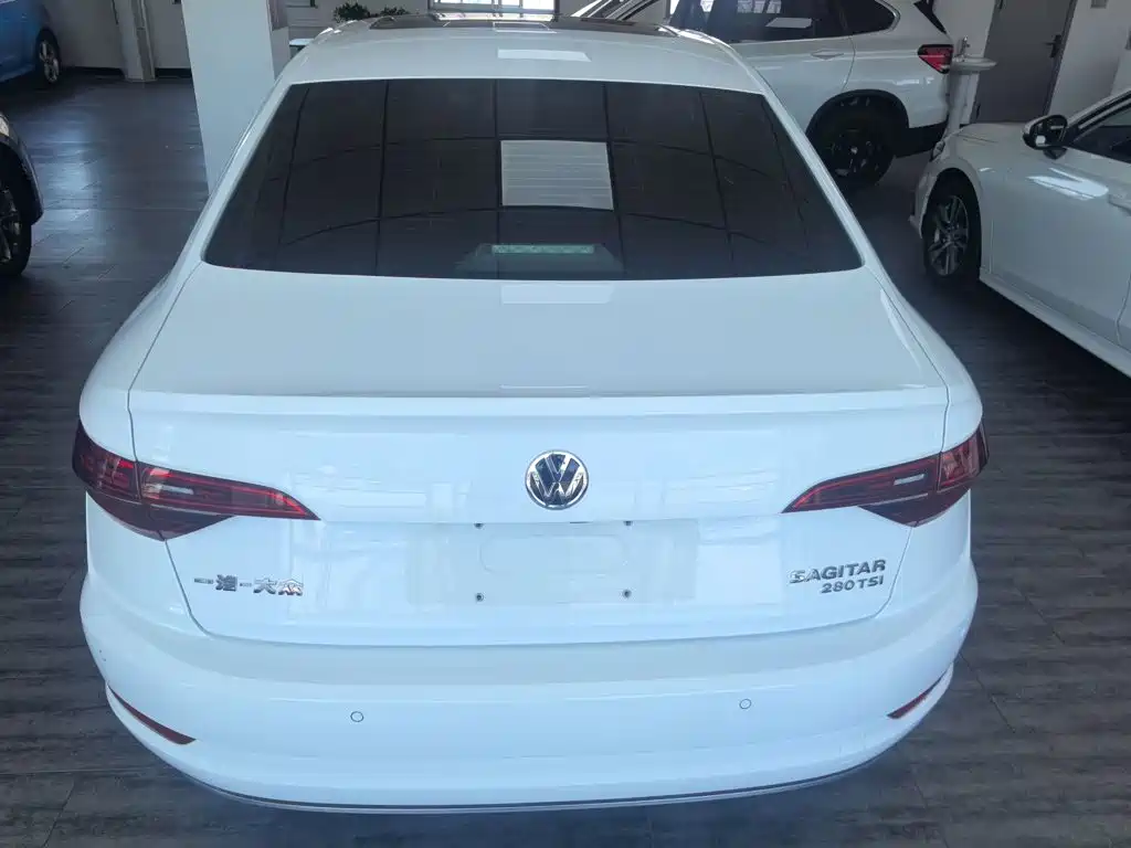 Volkswagen Sagitar 2020