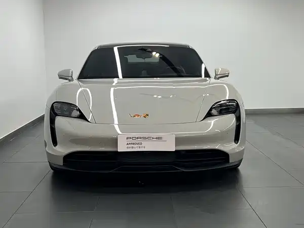 Porsche Taycan 2023