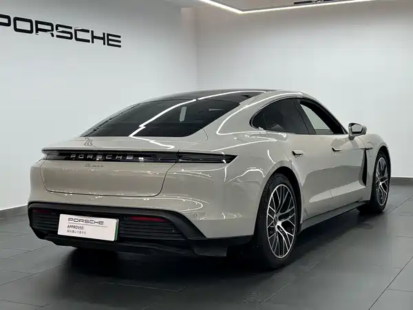 Porsche Taycan 2023