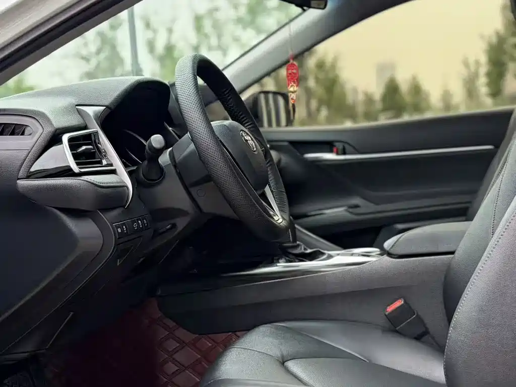 Toyota Camry 2024 — фото 17