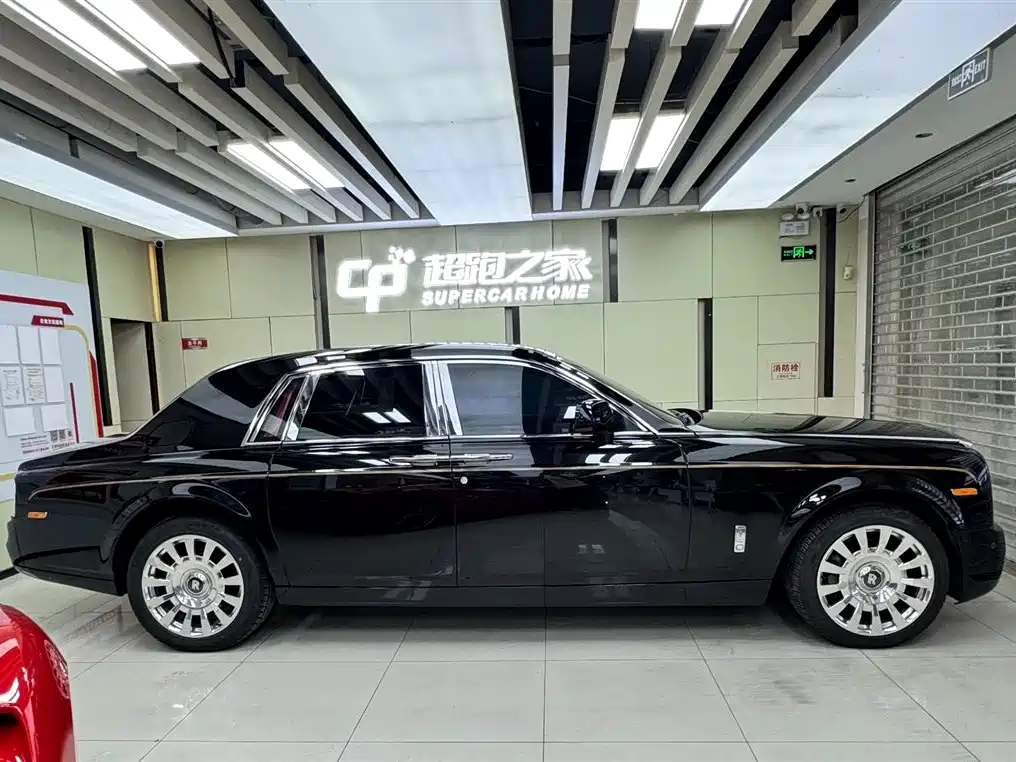 Rolls-Royce Phantom 2011 — фото 6