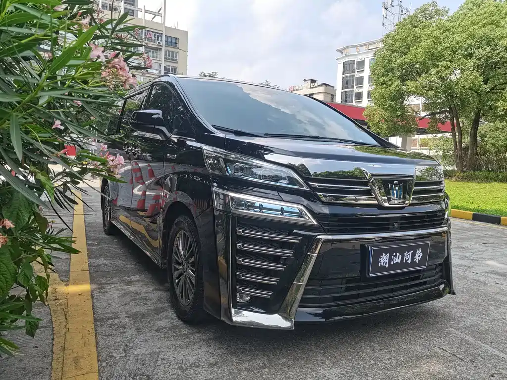 Toyota Vellfire 2022 — фото 16