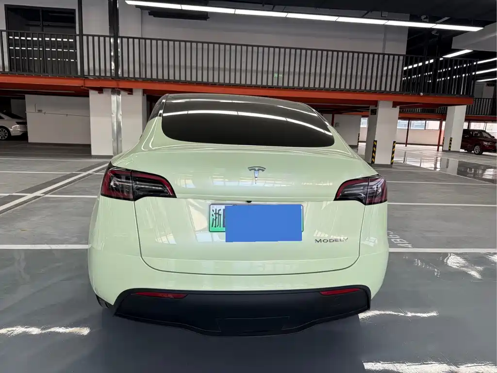Tesla Model Y 2023 — фото 14