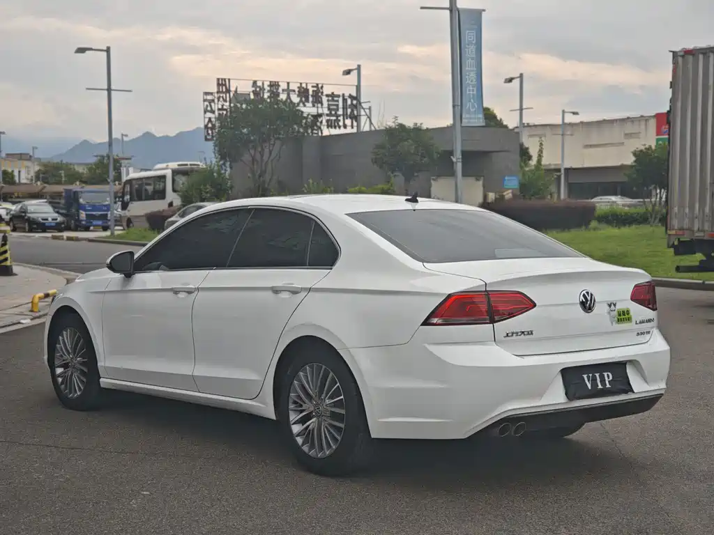 Volkswagen Lamando 2015