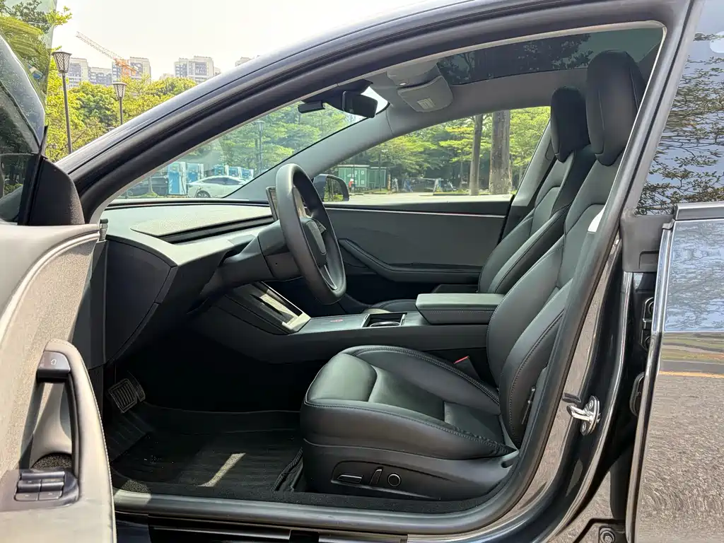 Tesla Model 3 2024 — фото 12