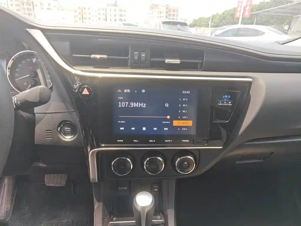 Toyota Corolla 2019 — фото 13