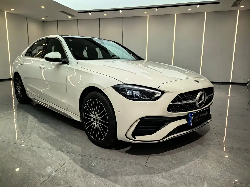 Mercedes-Benz C-Class 2025 — фото 3