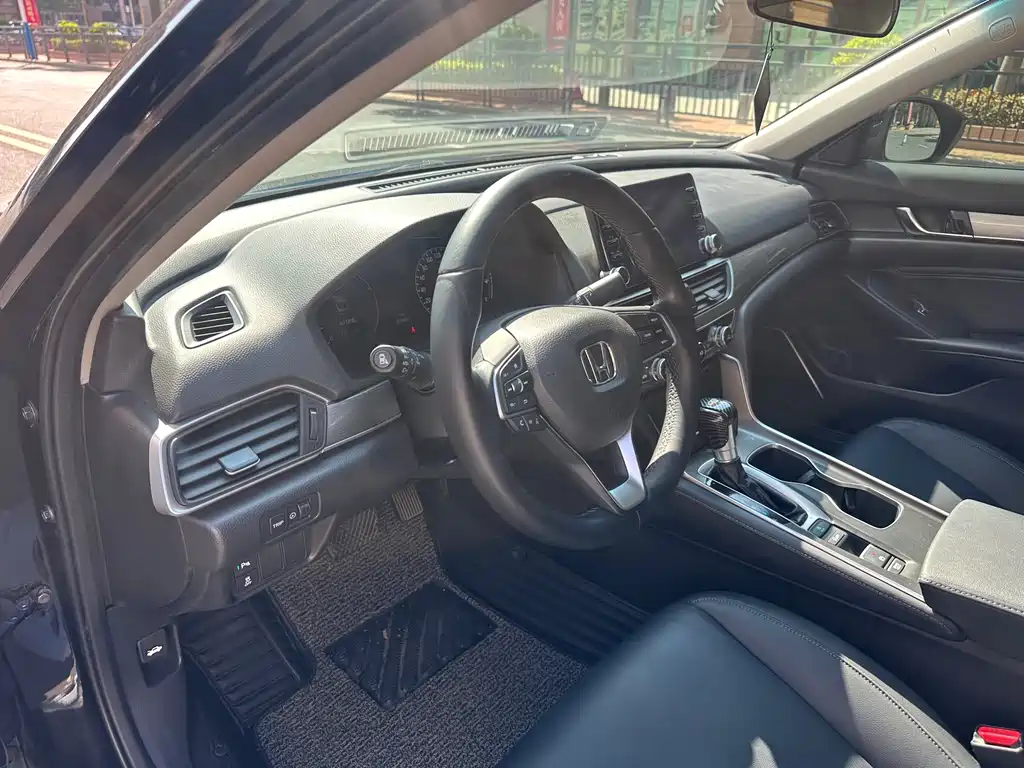 Honda Accord 2018 — фото 6