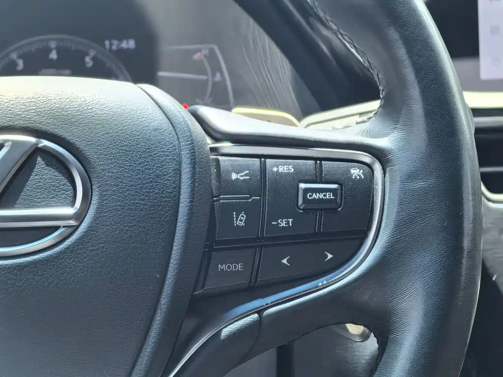 Lexus ES 2023 — фото 17