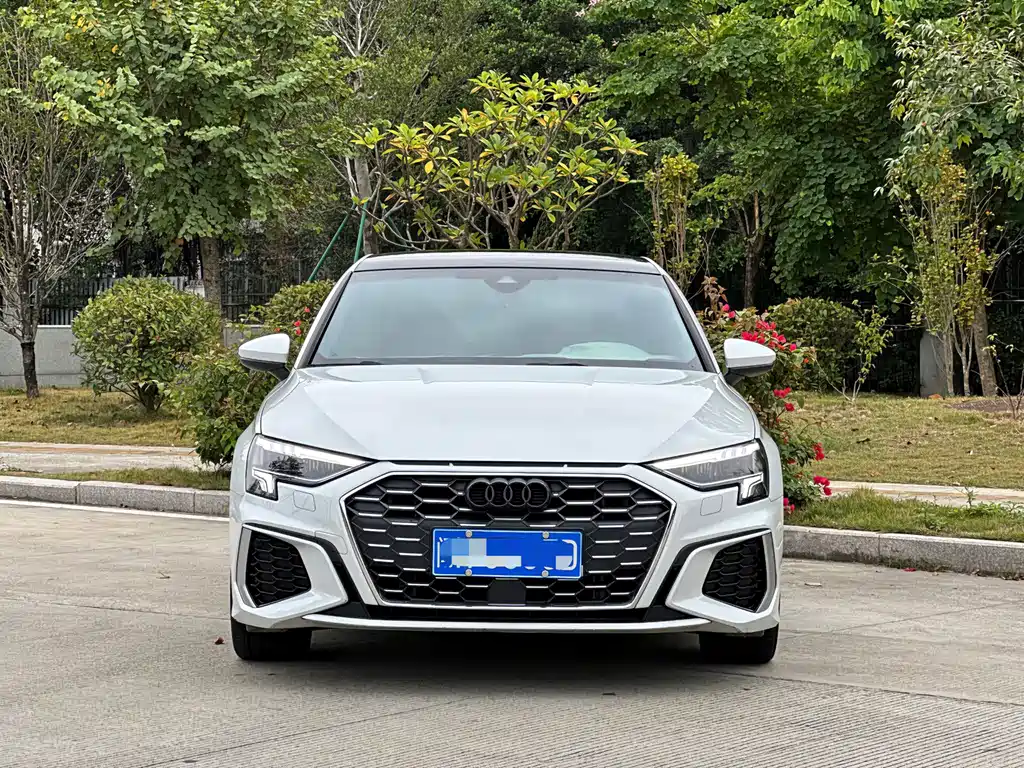 Audi A3 2023 — фото 2