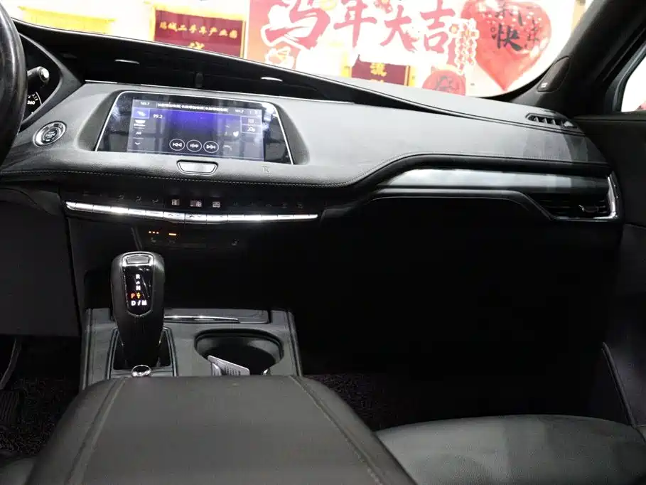Cadillac XT4 2019 — фото 15