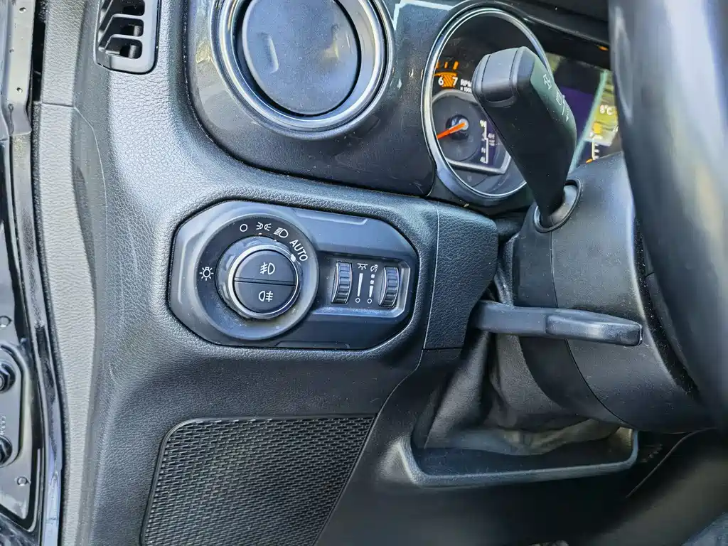 Jeep Wrangler 2022 — фото 15
