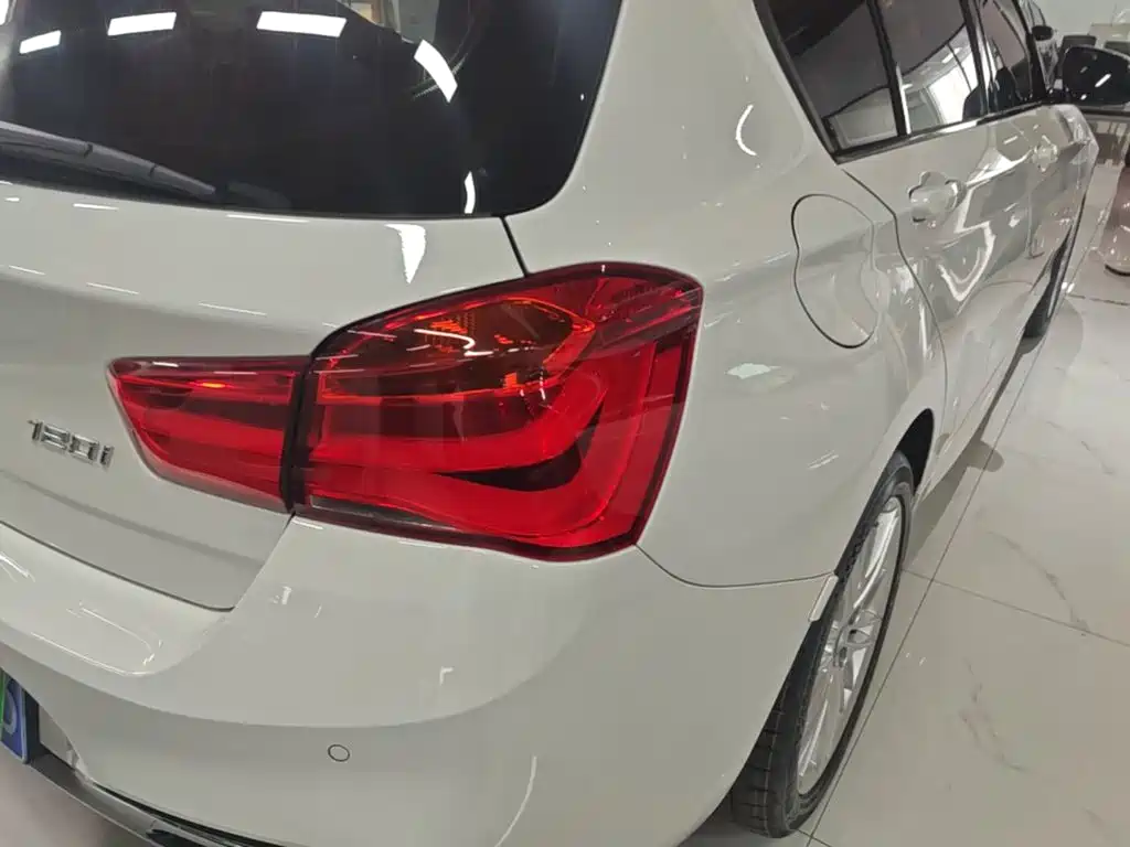 BMW 1 Series 2019 — фото 24