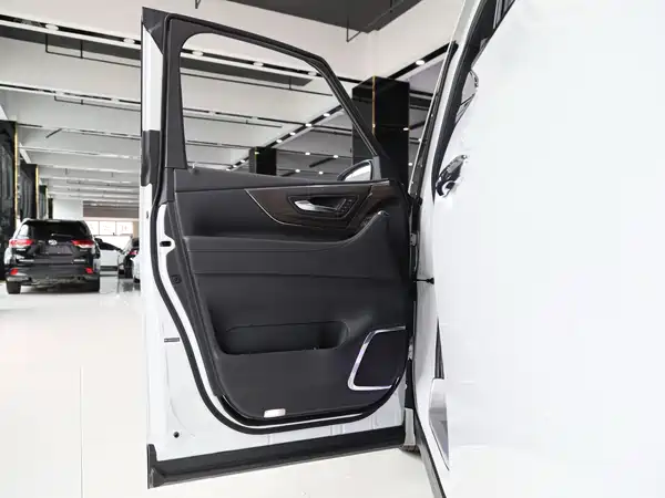 Toyota Alphard 2024