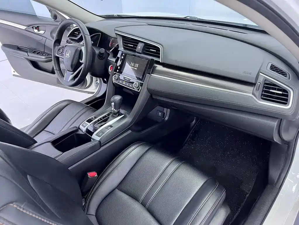 Honda Civic 2020 — фото 10