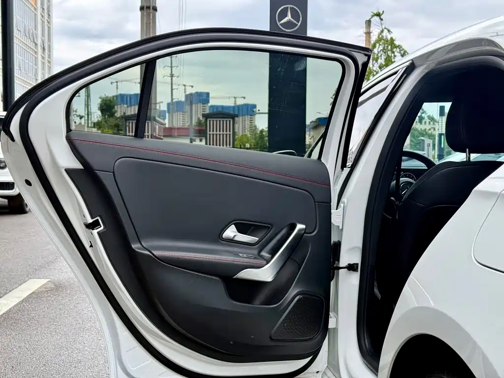 Mercedes-Benz A-Class 2025 — фото 19