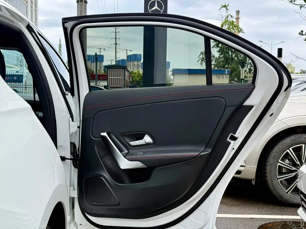 Mercedes-Benz A-Class 2025 — фото 27