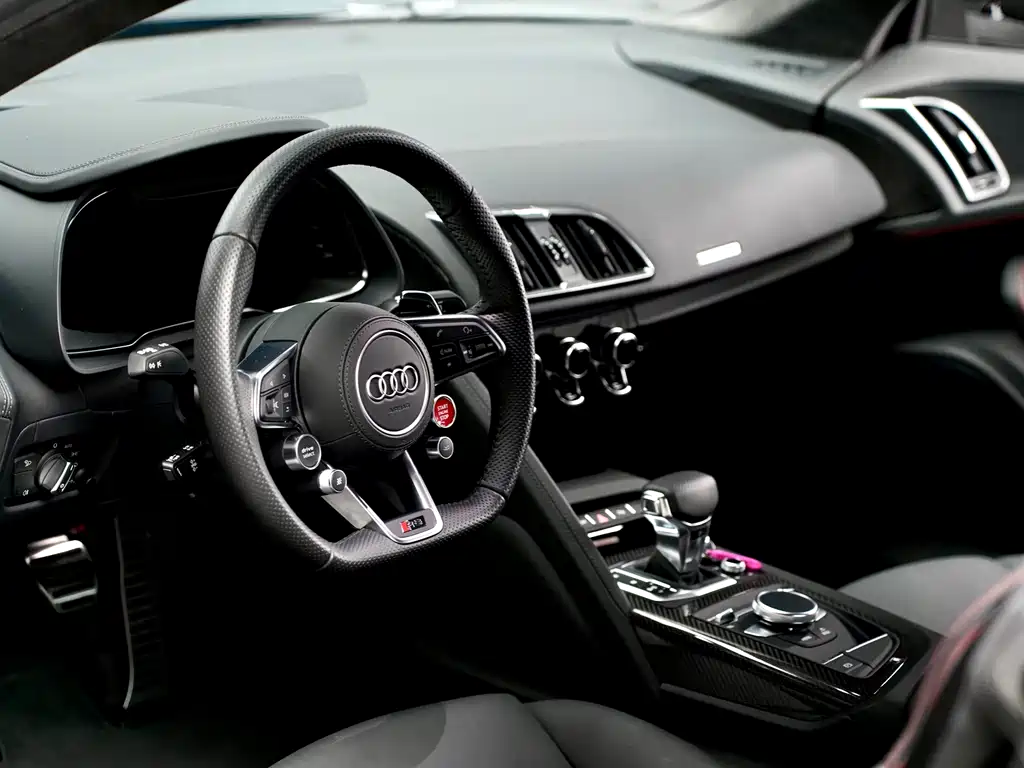 Audi R8 2023 — фото 10