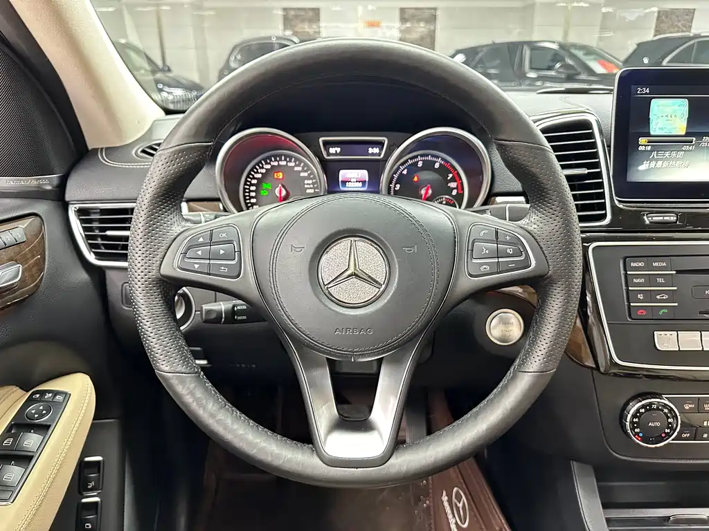 Mercedes-Benz GLS 2018 — фото 22