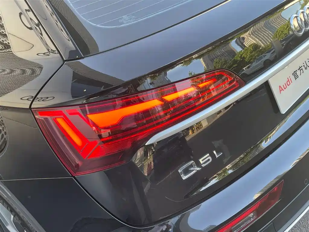 Audi Q5L 2022 — фото 19