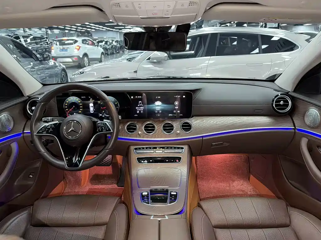 Mercedes-Benz E-Class 2022 — фото 12