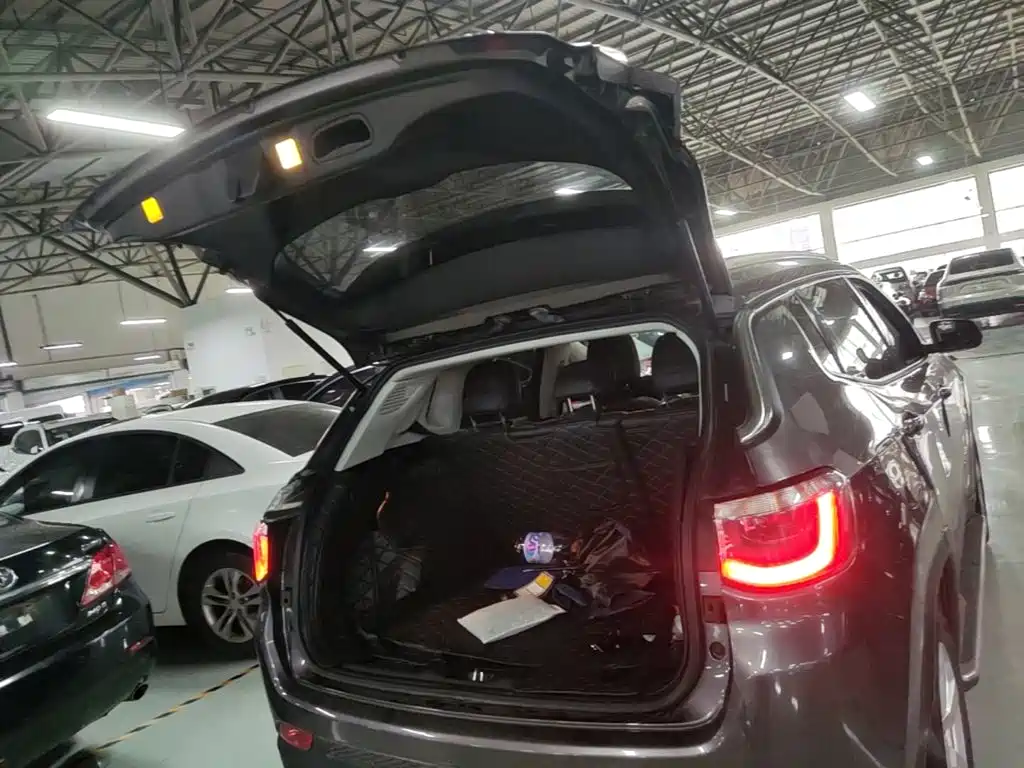 Jeep Compass 2019 — фото 19