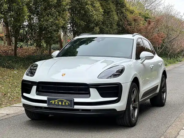 Porsche Macan 2025