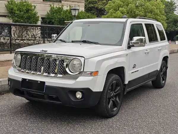Jeep Freelancer 2015