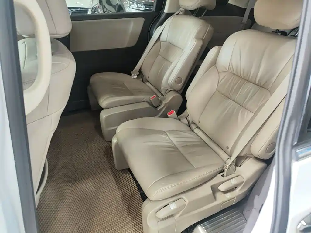 Honda Odyssey 2018 — фото 17