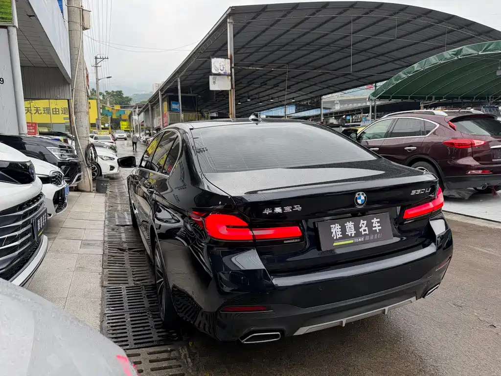 BMW 5 Series 2023 — фото 10