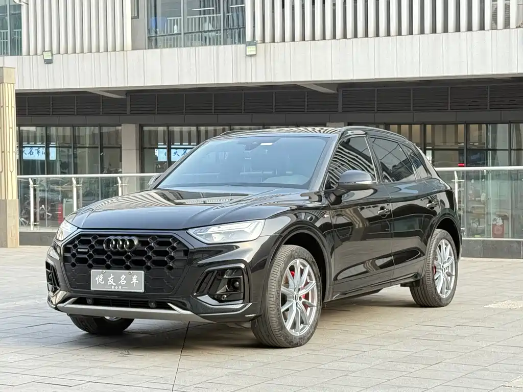 Audi Q5L 2023 — фото 1