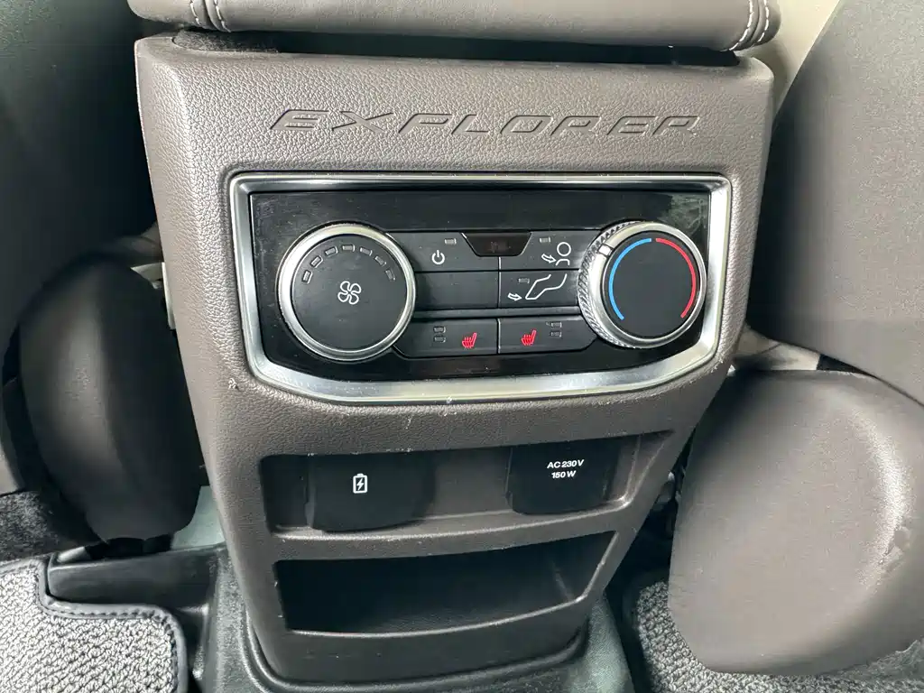 Ford Explorer 2020 — фото 15