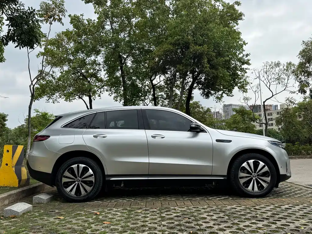 Mercedes-Benz EQC 2021