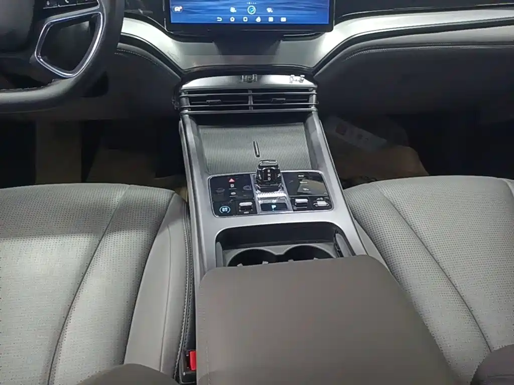 BYD Seal 07 DM-i 2025 — фото 14