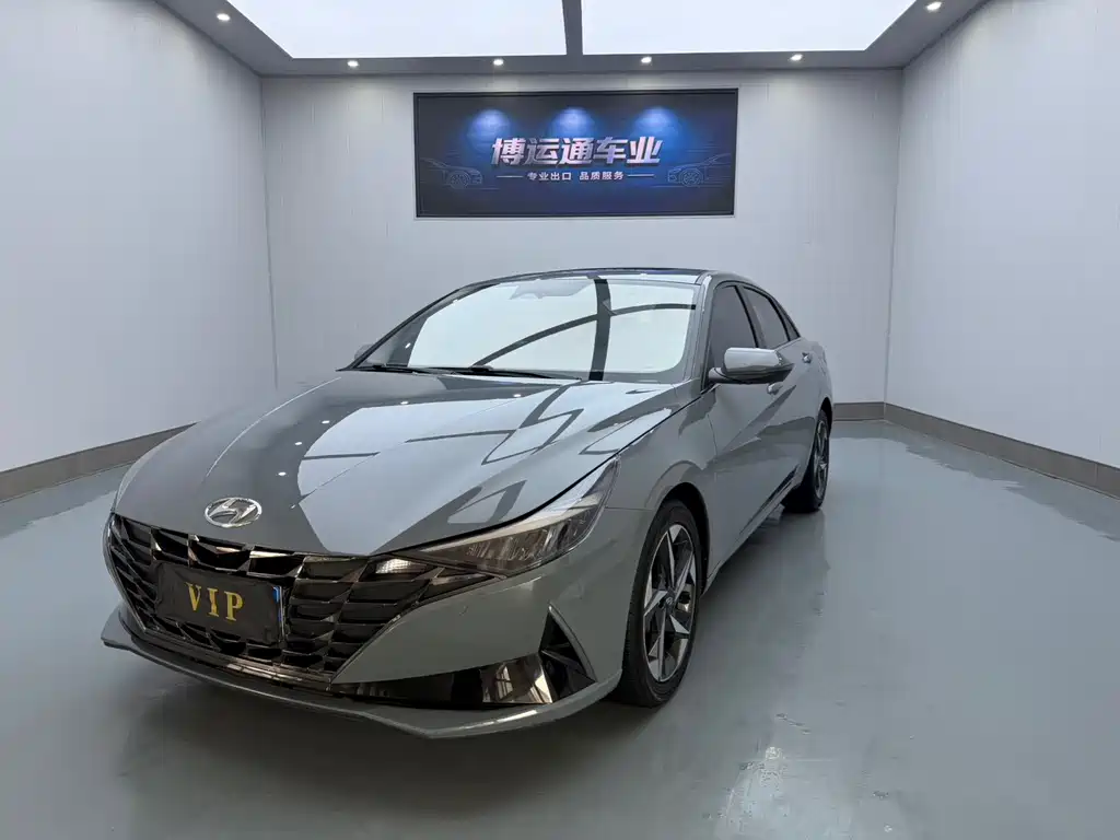 Hyundai Elantra 2023 — фото 1