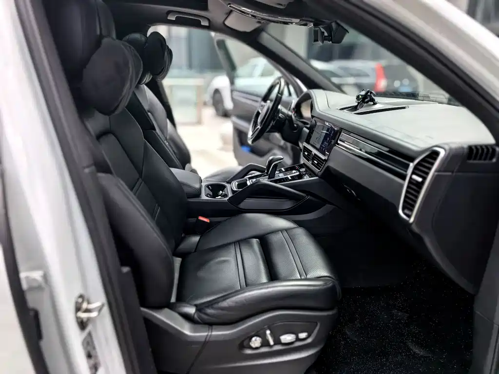 Porsche Cayenne 2018 — фото 14