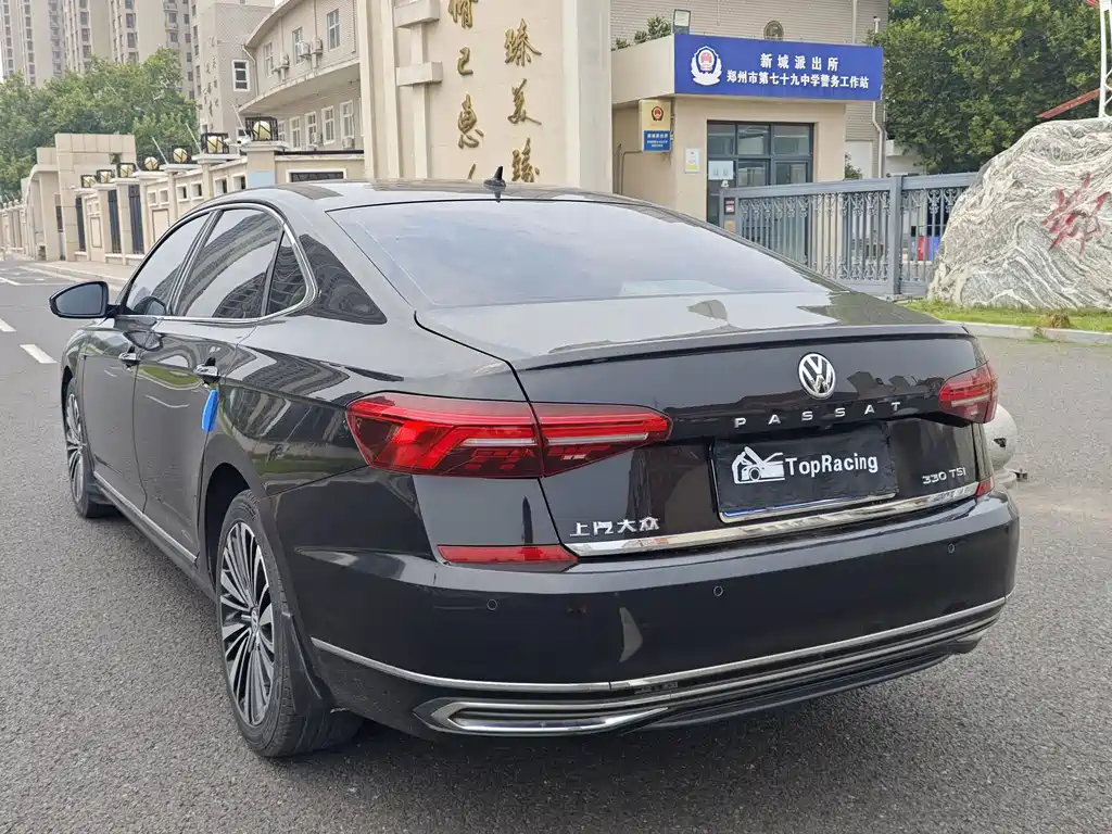 Volkswagen Passat 2019 — фото 7