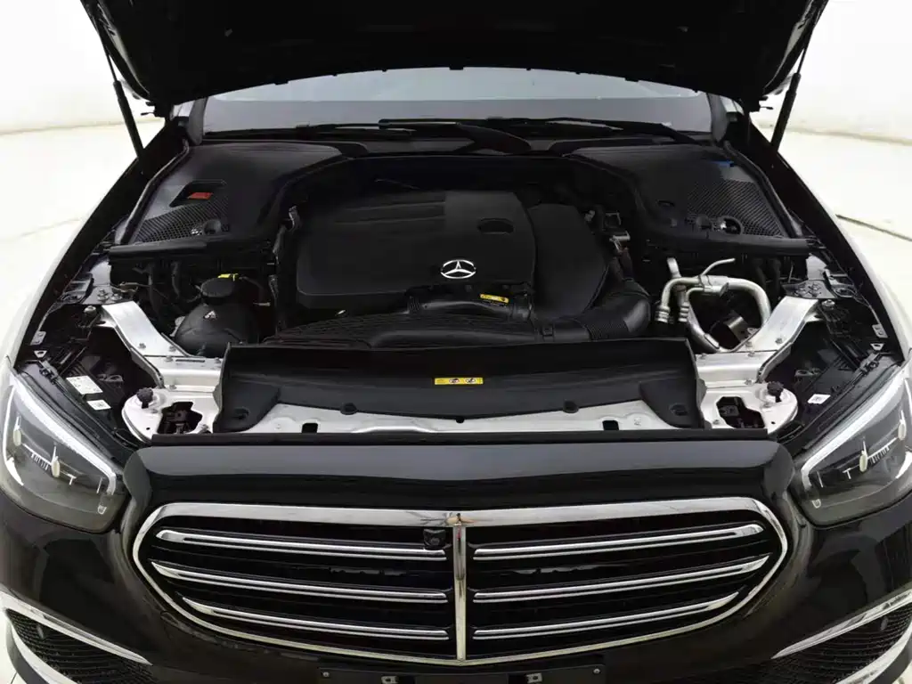 Mercedes-Benz E-Class 2022 — фото 12
