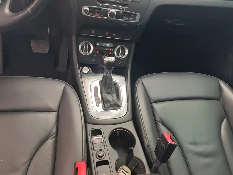 Audi Q3 2015 — фото 16