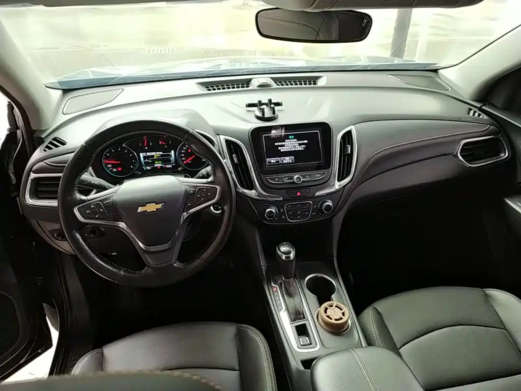 Chevrolet Equinox 2018 — фото 10