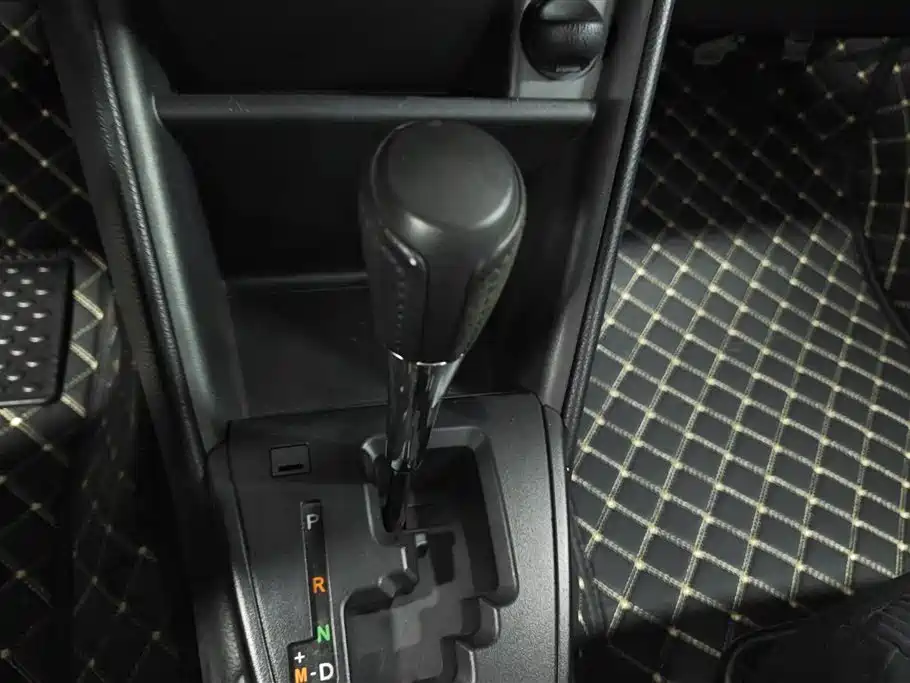 Toyota Yaris L 2018 — фото 16