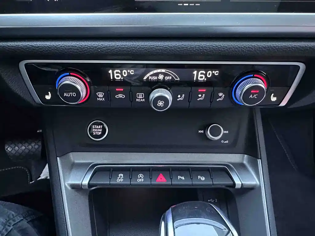 Audi Q3 2023 — фото 13