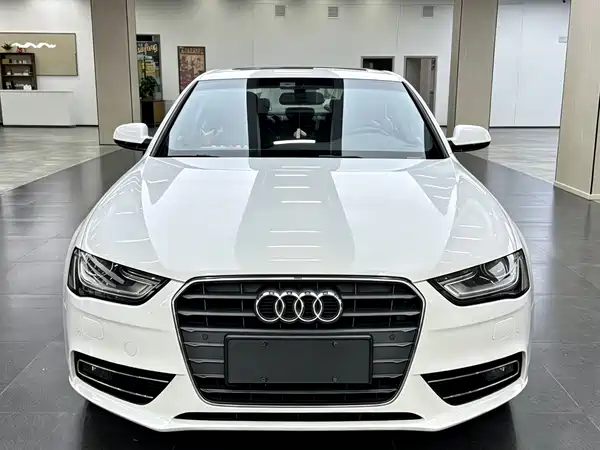 Audi A4L 2015